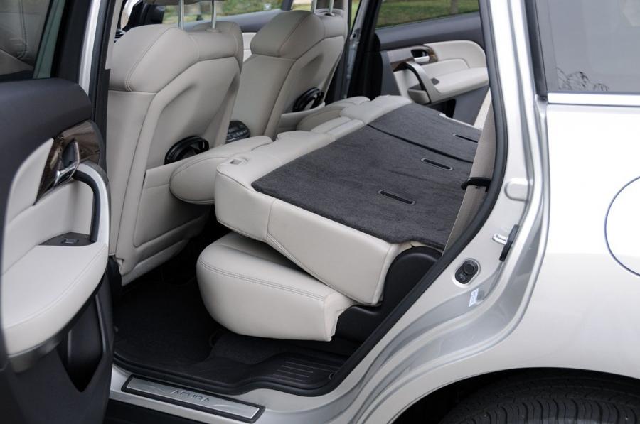 Интерьер Acura MDX (YD2) 2010 года  (фото 15 из 56)